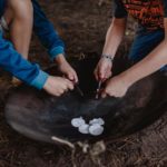 zelf vuur maken met bushcraft zomerkamp