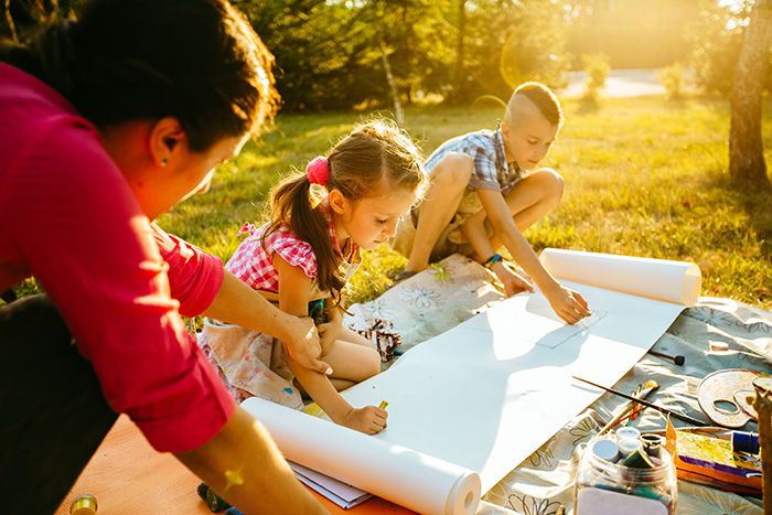 Schilderen in de natuur: creatieve expressie tijdens zomerkampen